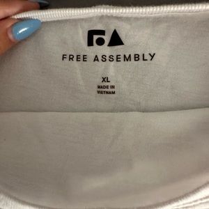 White simple crop top - XL but fits if your a Small - from target